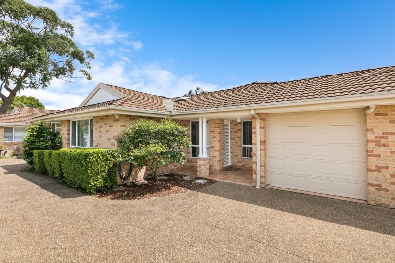 2/23 Irrubel Road CARINGBAH 2229