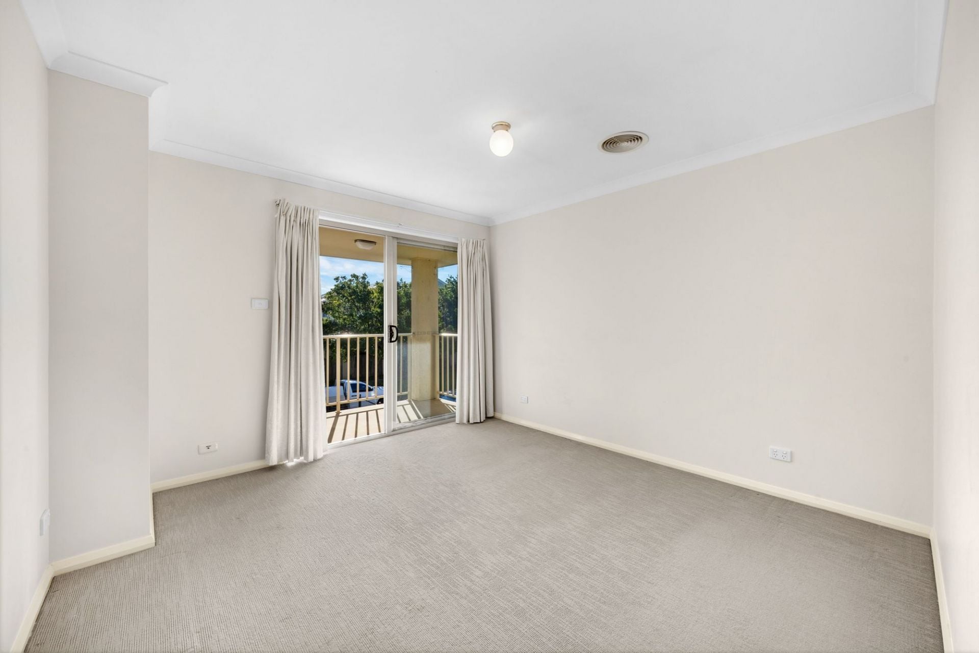 73 Sarre Street, Gungahlin ACT, Gungahlin - Thumbnail 4