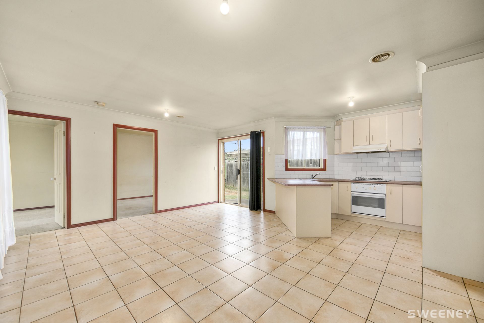 1 Roser Drive, Altona Meadows - Thumbnail 5