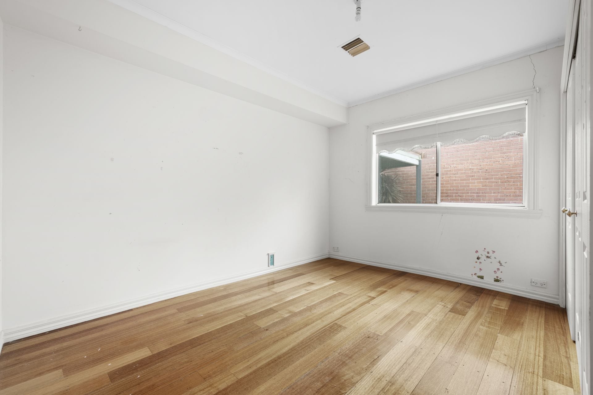 Unfinished Project, Suitable For The Handyman/Renovator Or Builder To Redevelop