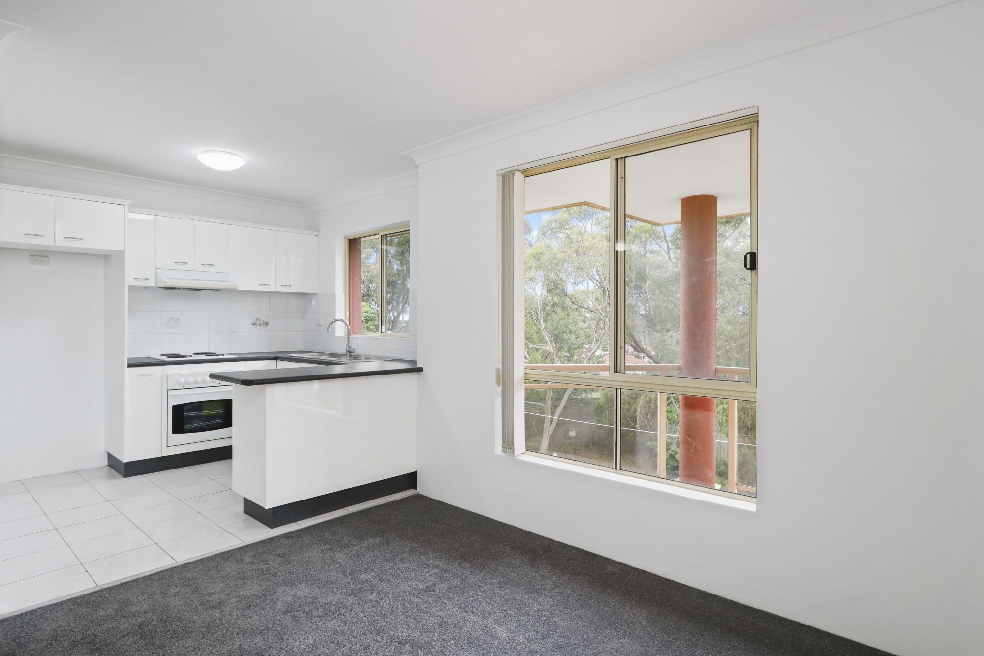8/1 Morley Street SUTHERLAND 2232