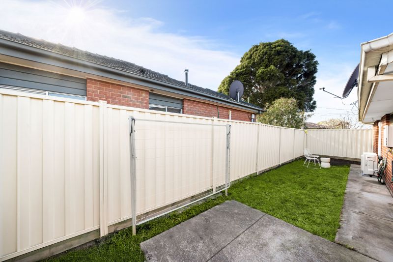 1/1 Pine Street, Thomastown