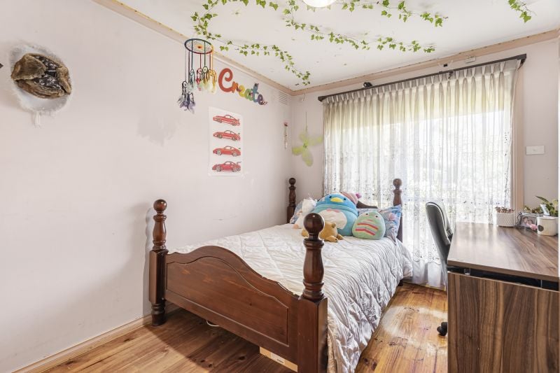 8 Casey Drive, Lalor