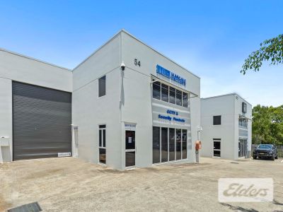 TIDY OFFICE/WAREHOUSE IN EAST BRISBANE WITH 6 CARS!