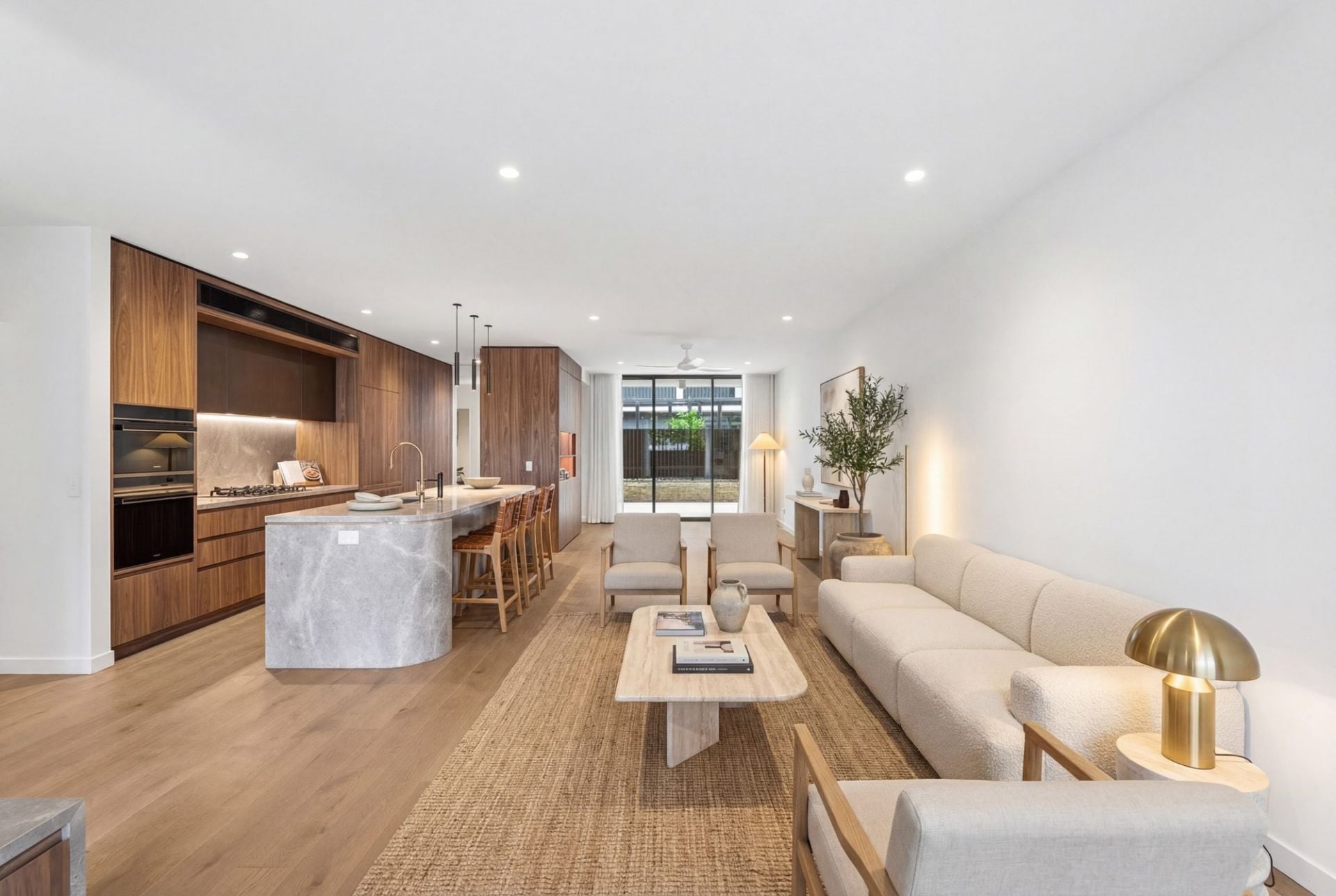 1/1 Grand Jabiru Way, Sanctuary Cove - Thumbnail 4