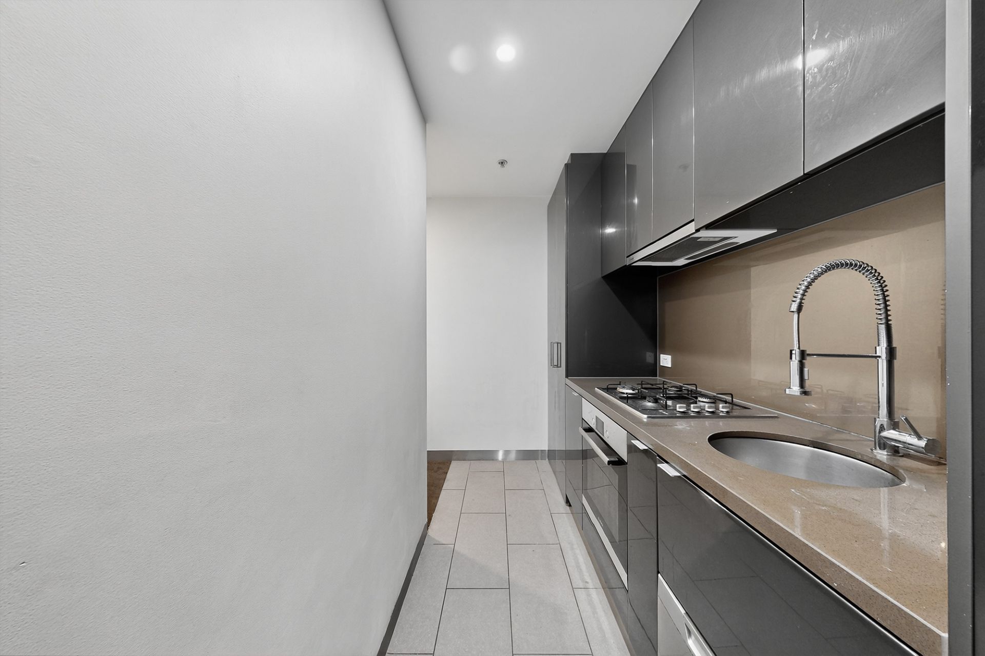 402/33 Clarke Street, Southbank - Thumbnail 8