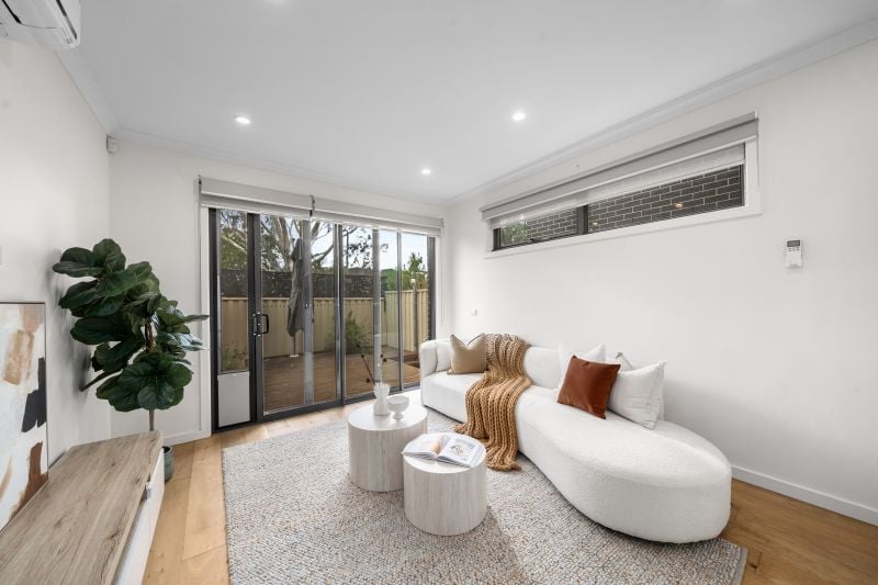 10/10 Crevelli Street, Reservoir