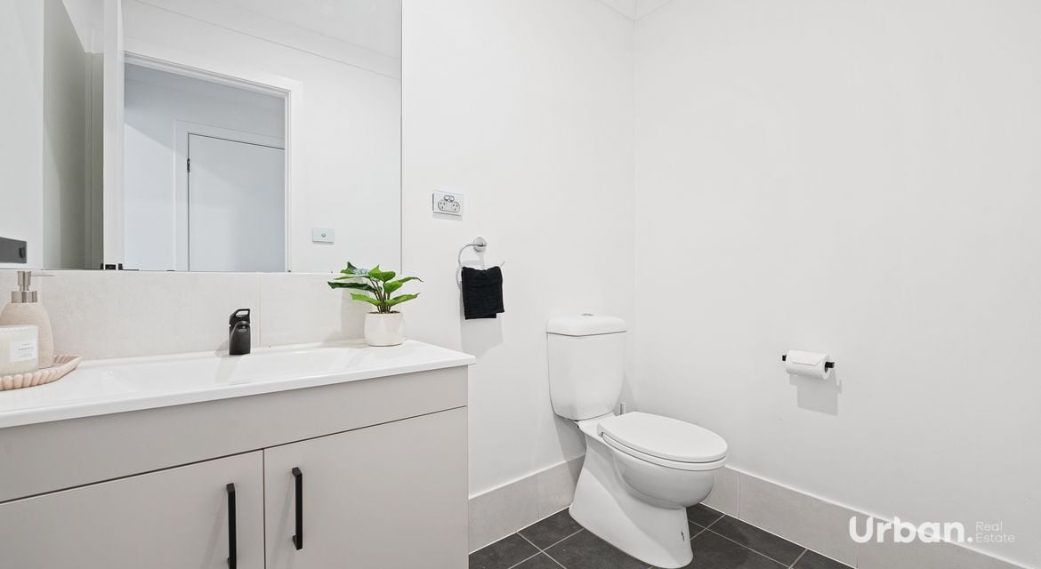 Bardia 66 Ingleburn Gardens Drive