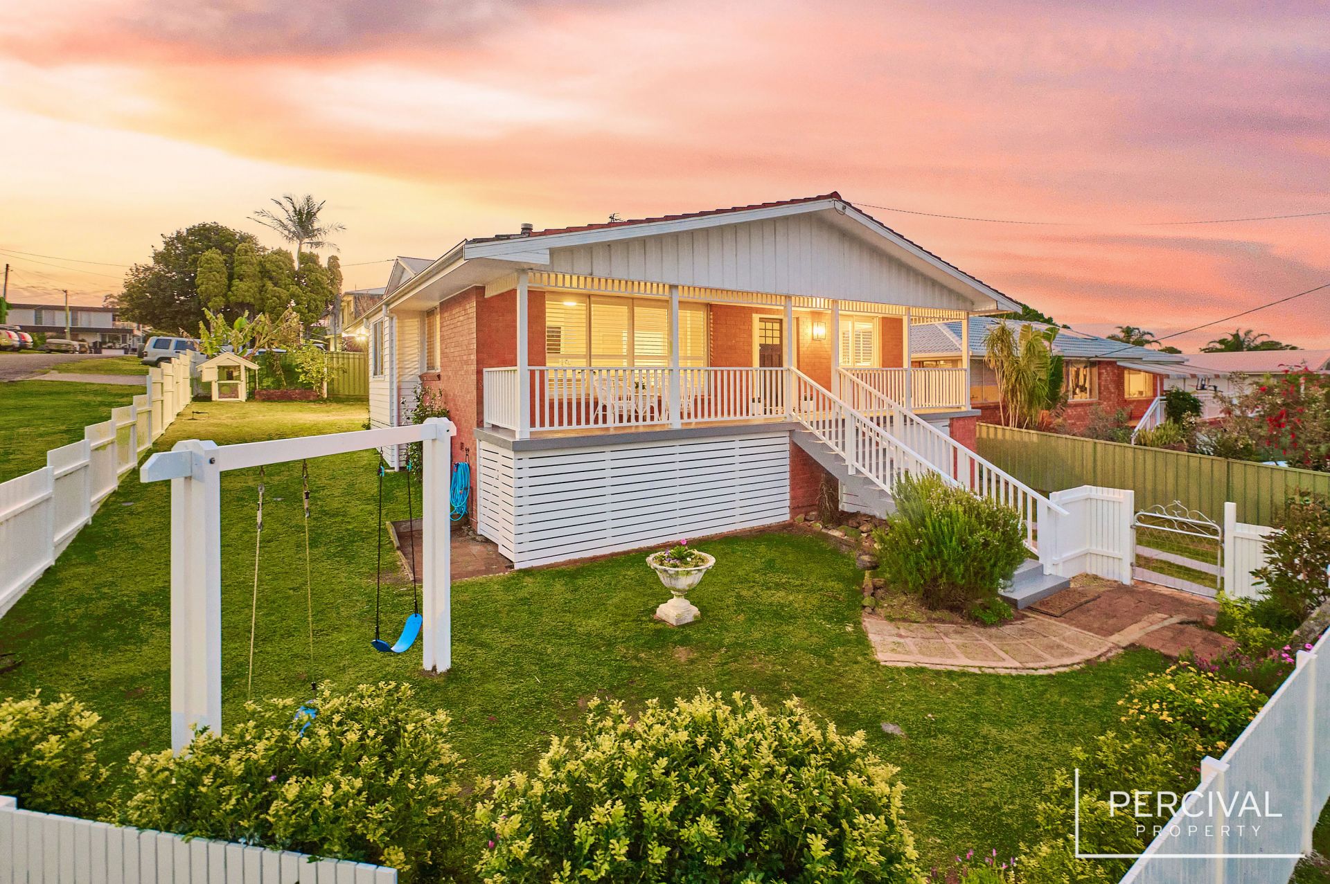 11 Sunnyside Crescent Port Macquarie NSW, Port Macquarie - Thumbnail 2