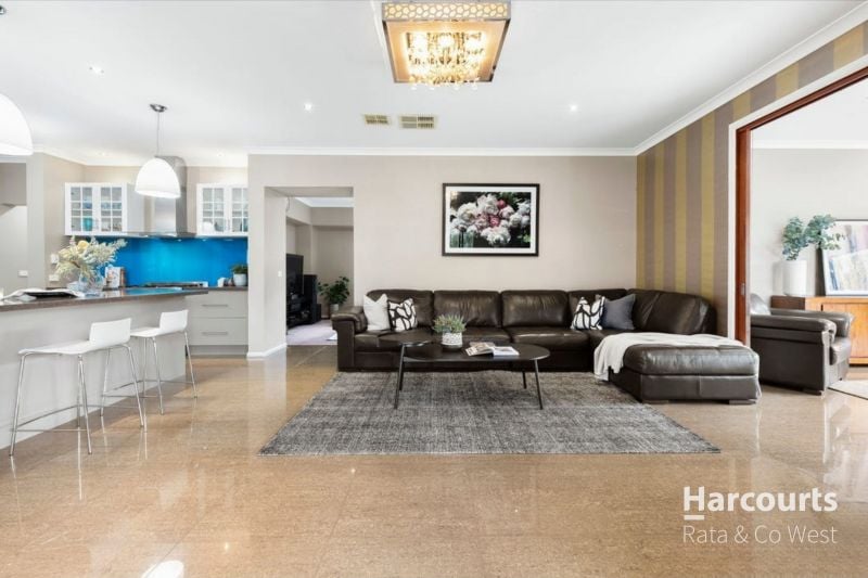 15 Clementson Drive, Caroline Springs