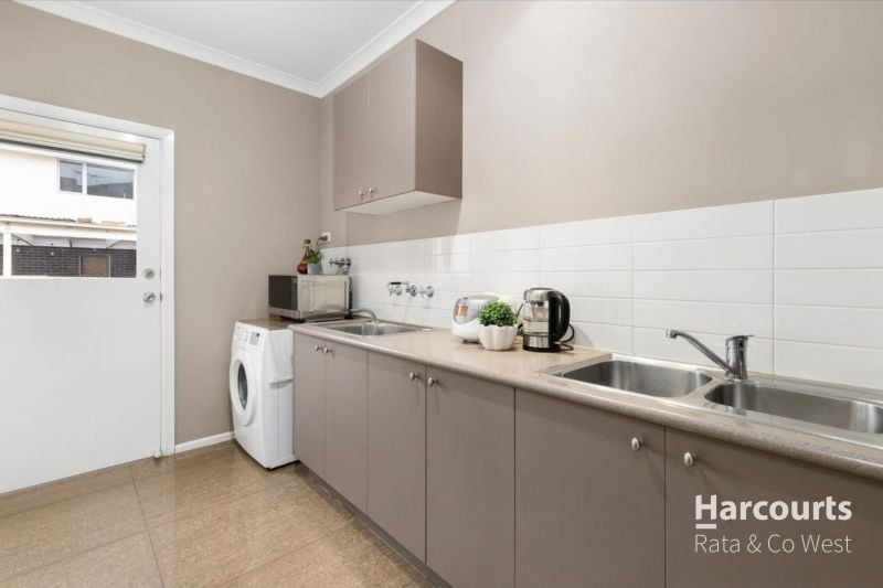 15 Clementson Drive, Caroline Springs