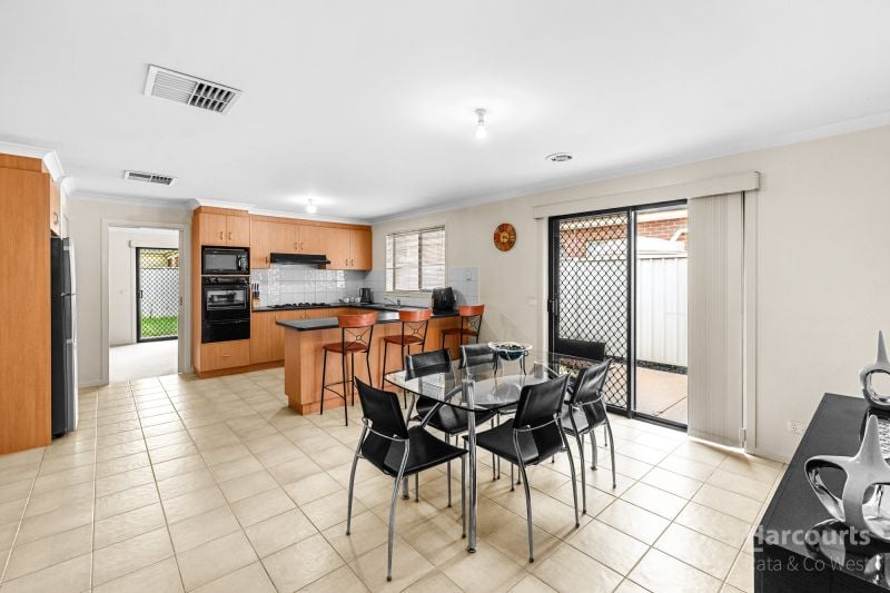 54 Springlake Avenue, Caroline Springs