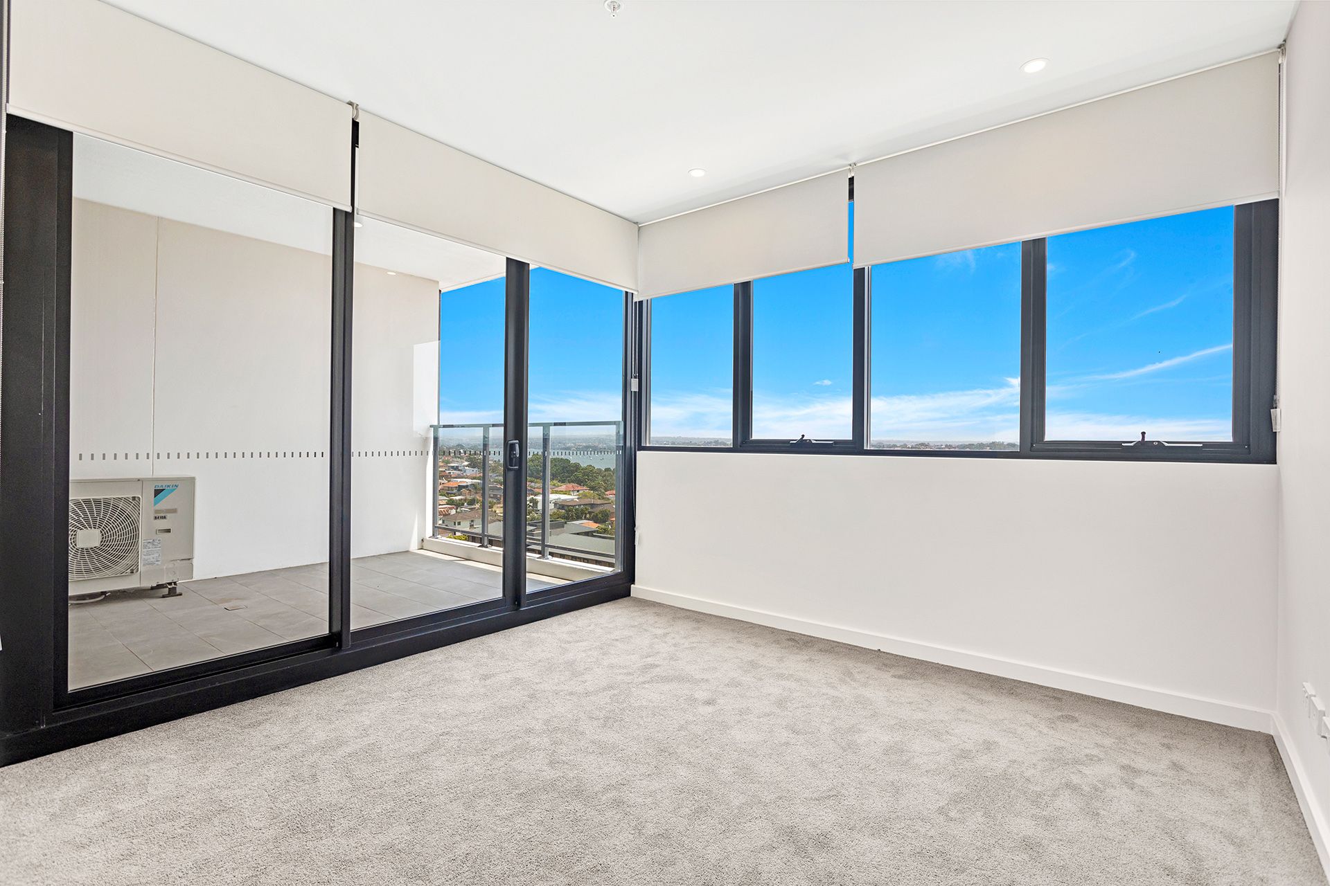 1002/15 Garrigarrang Avenue Kogarah NSW, Kogarah - Thumbnail 2