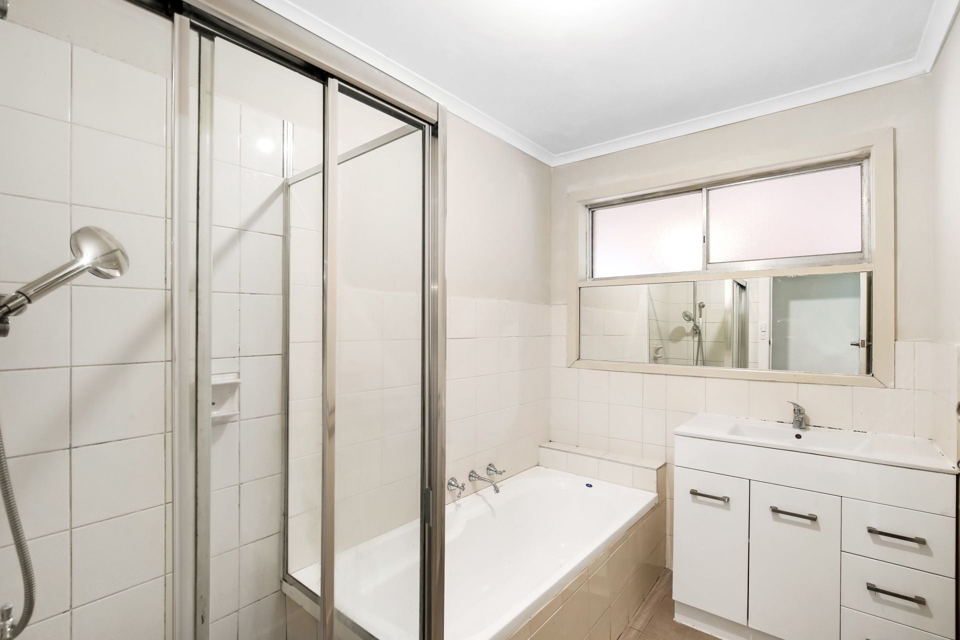Spacious & Inviting 3-Bedroom Family Home