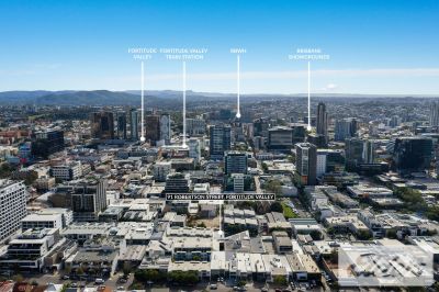 WHOLE BUILDING OPPORTUNITY WITH 10+ CAR PARKS