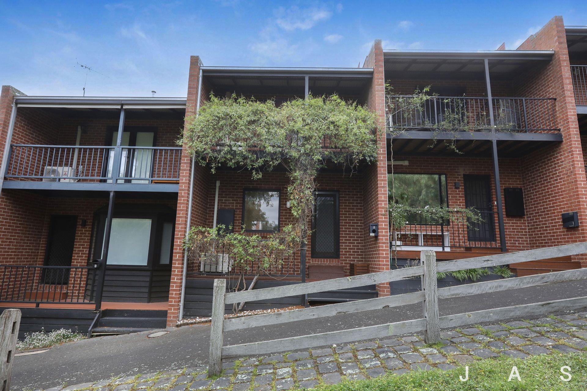 3 Woodruff Street Kensington VIC, Kensington - Thumbnail 2