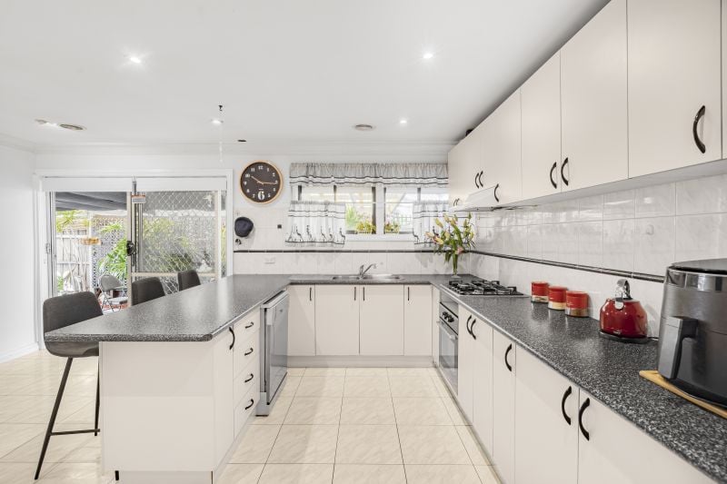 27 Poplar Street, Thomastown