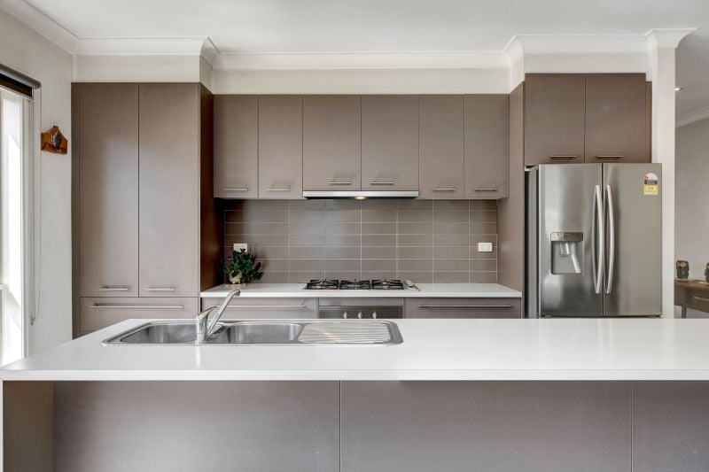 13 Jenolan Way, South Morang