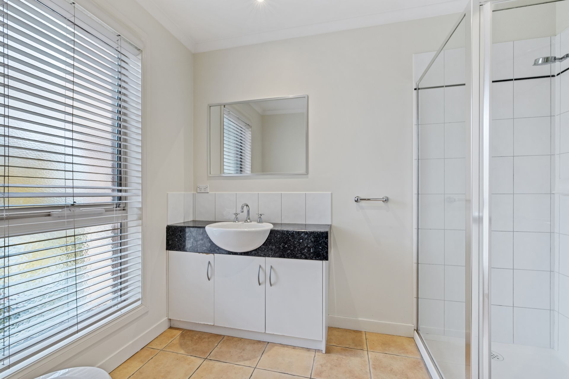 STYLISH 3 BEDROOM TOWNHOUSE