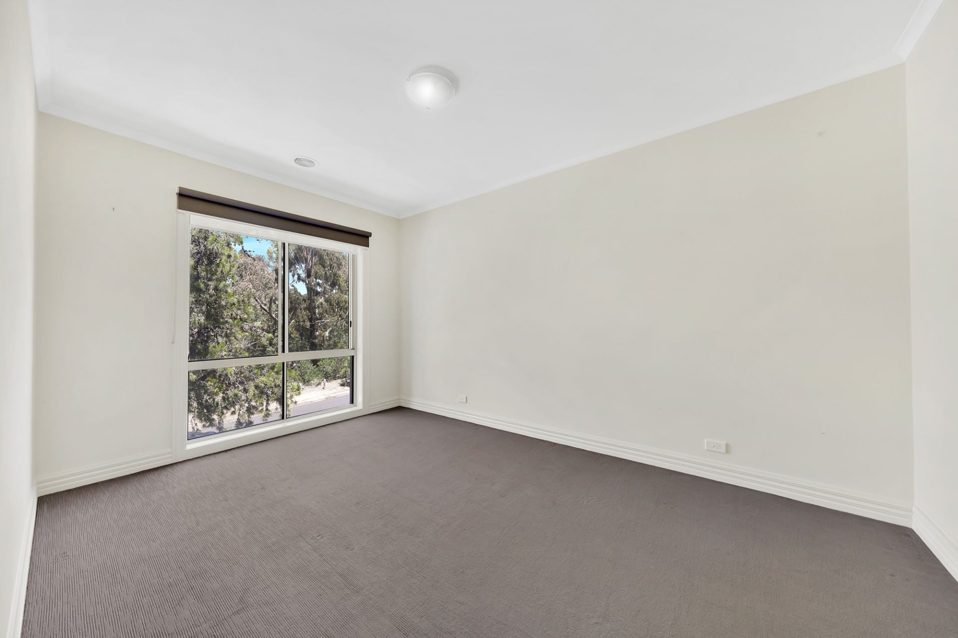 PRESTIGEOUS RIVERGUM ESTATE!