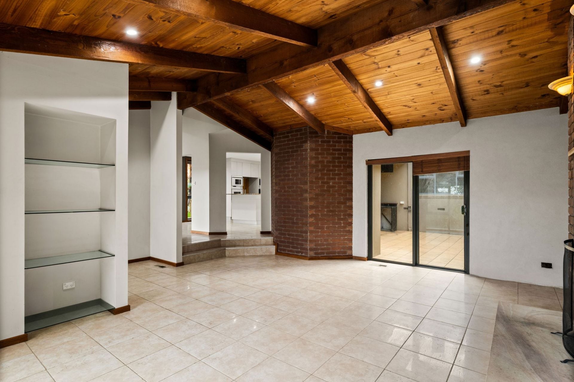 16 Gardiner Court, Mill Park, Mill Park - Thumbnail 4