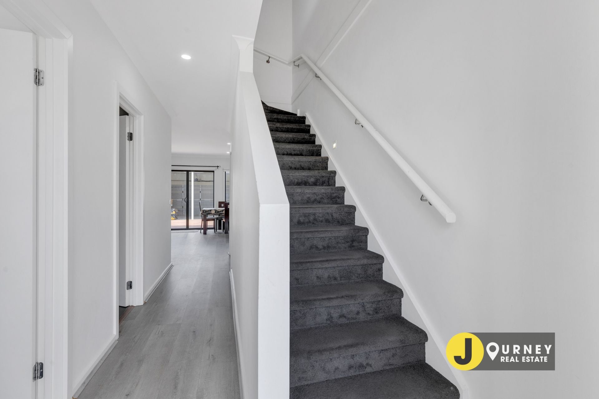 11 Spartan Avenue, Clyde North VIC, Clyde North - Thumbnail 6