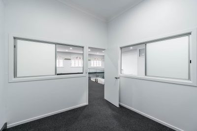 REFURBISHED OFFICE WITH CHARACTER FEATURES