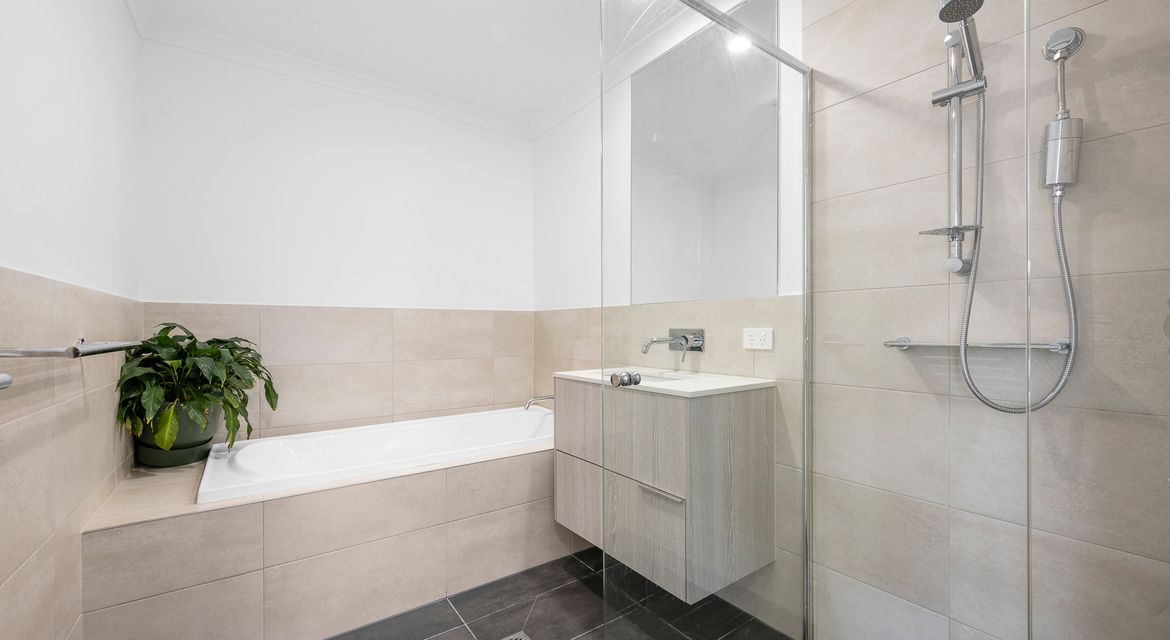 Denham Court 3 Indigo Crescent