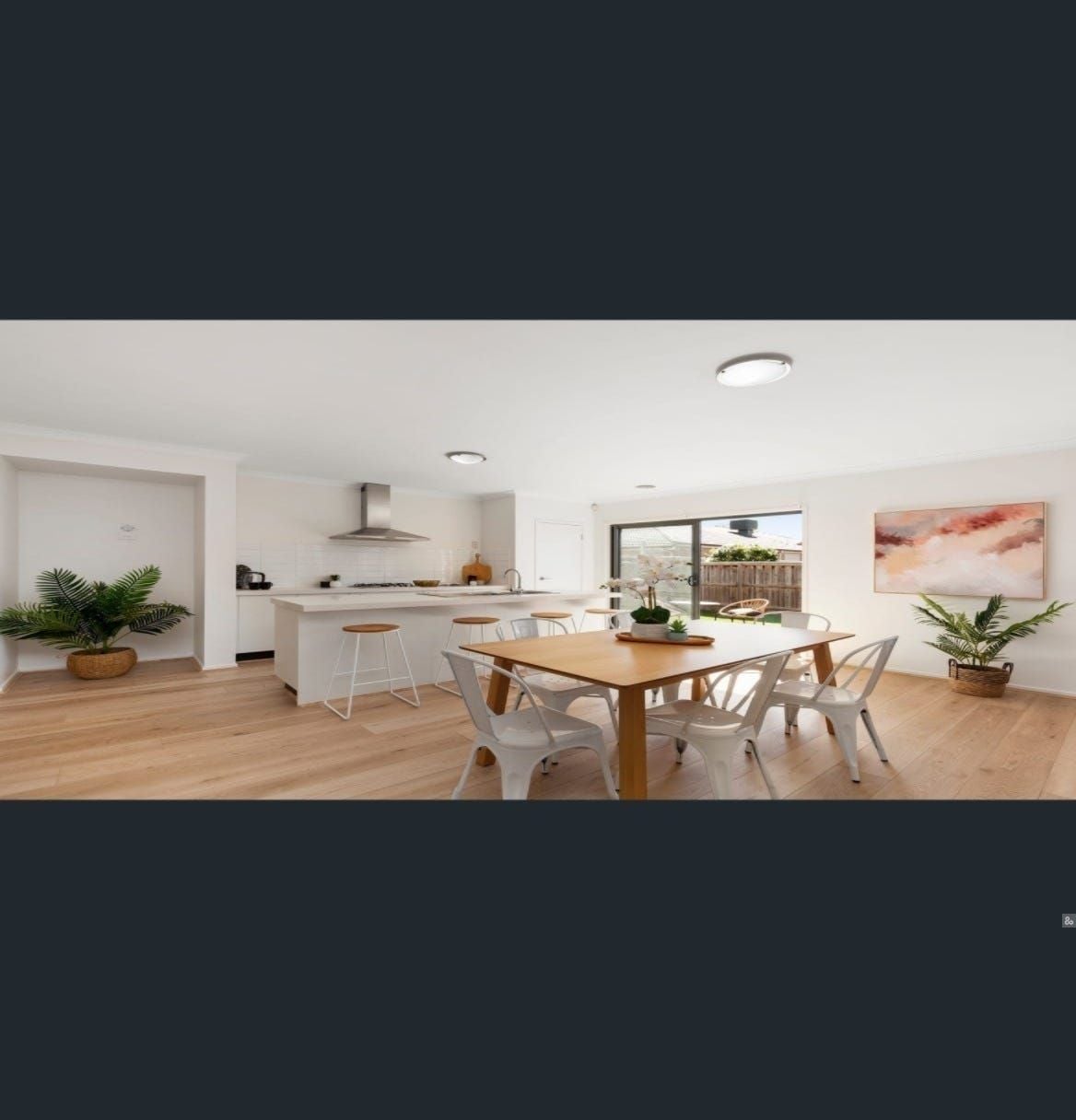 MODERN FAMILY HOME