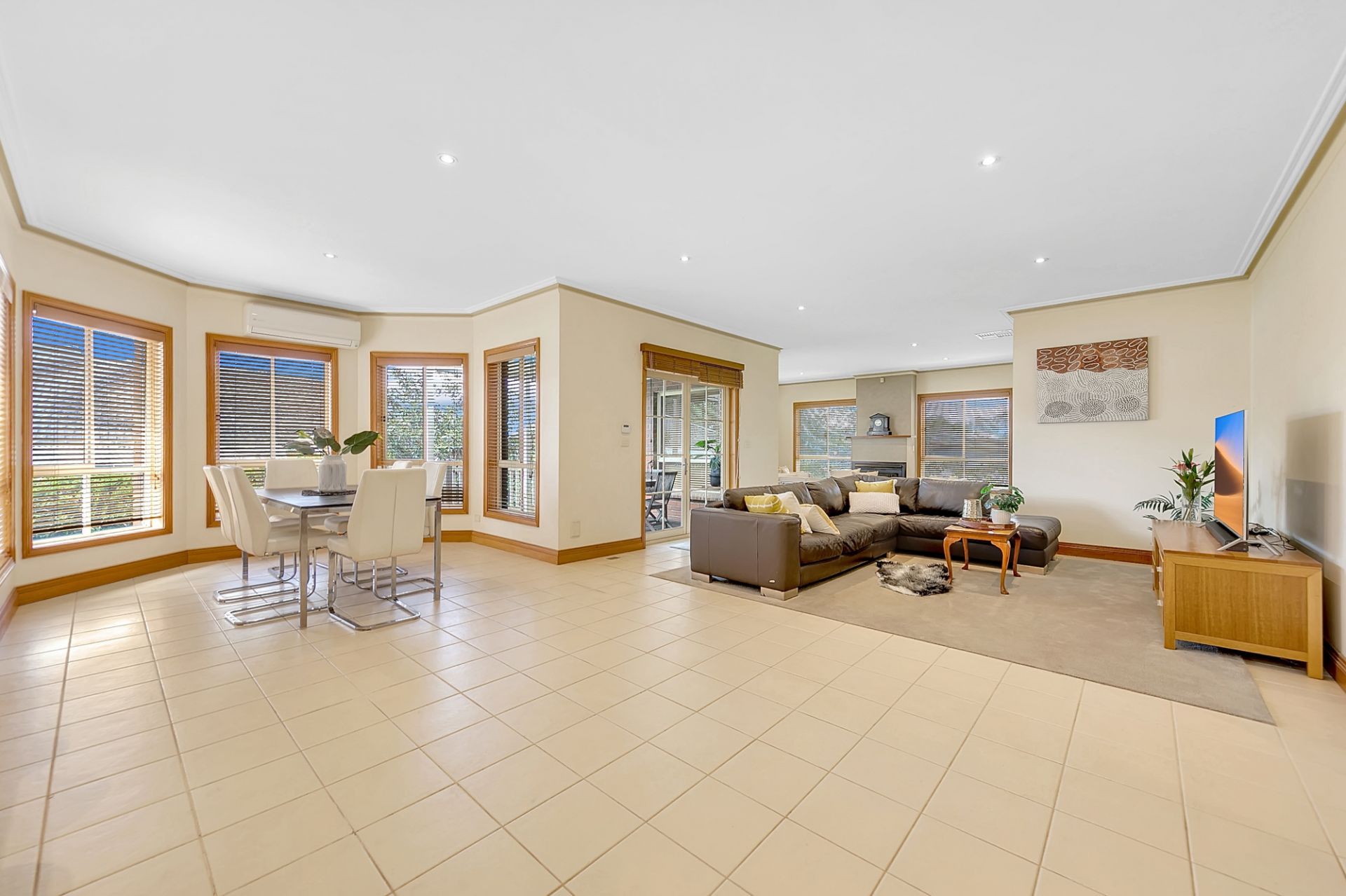 Supreme Family Living - plus downstairs self contained 