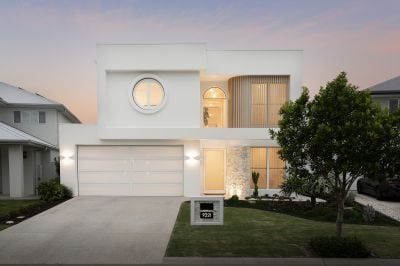 Architectural Excellence with North-Facing Golf Course Serenity