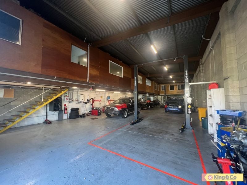 Woolloongabba Freestander!