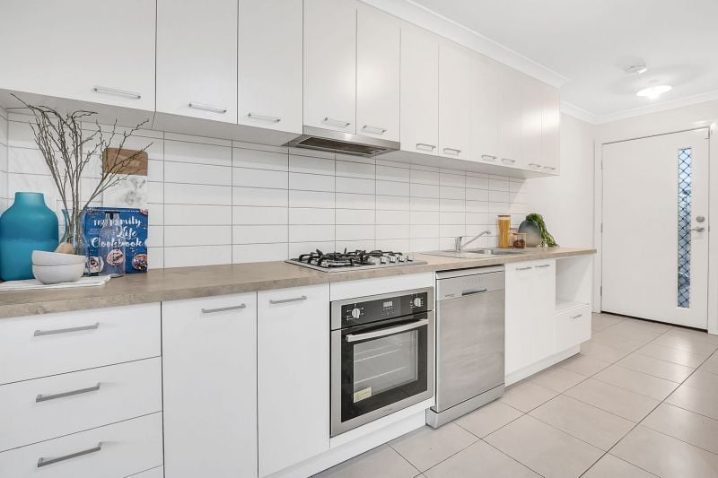 8 Raspberry Grove, Mernda