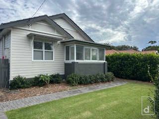 10 Redman Avenue, Thirroul NSW 2515