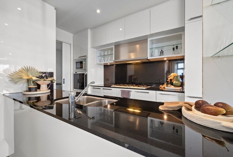 6607/7 Riverside Quay, Southbank - Thumbnail 5