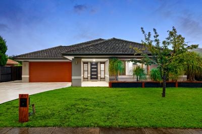 Doreen 63 Flaxen Hills Road