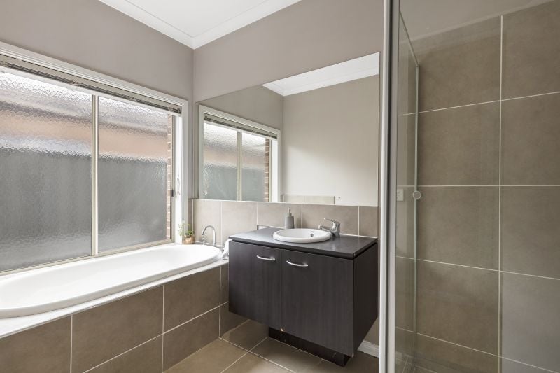 84 Hawkstowe Parade, South Morang