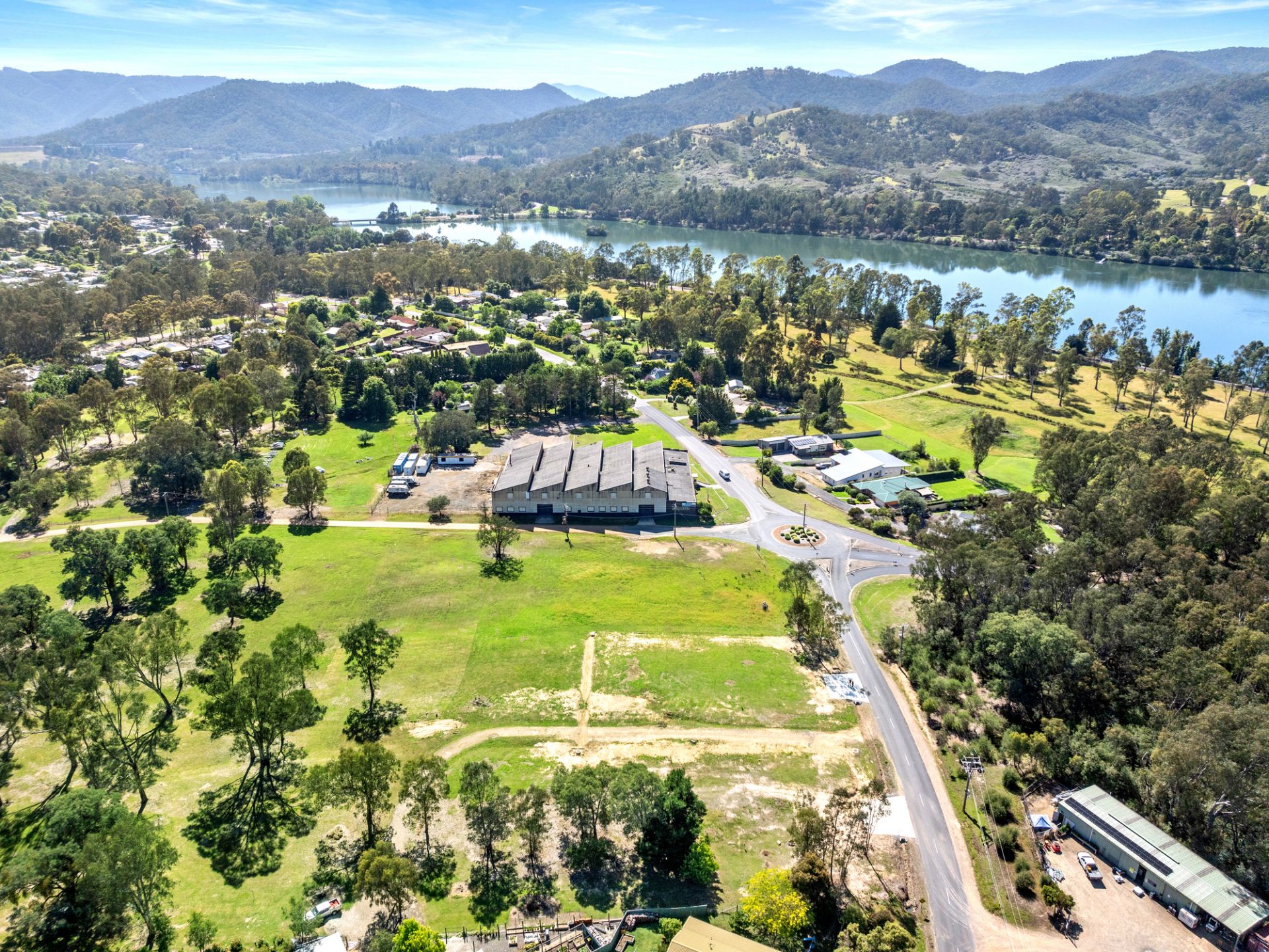 1-4/ South Crescent, Eildon VIC, Eildon - Image 1