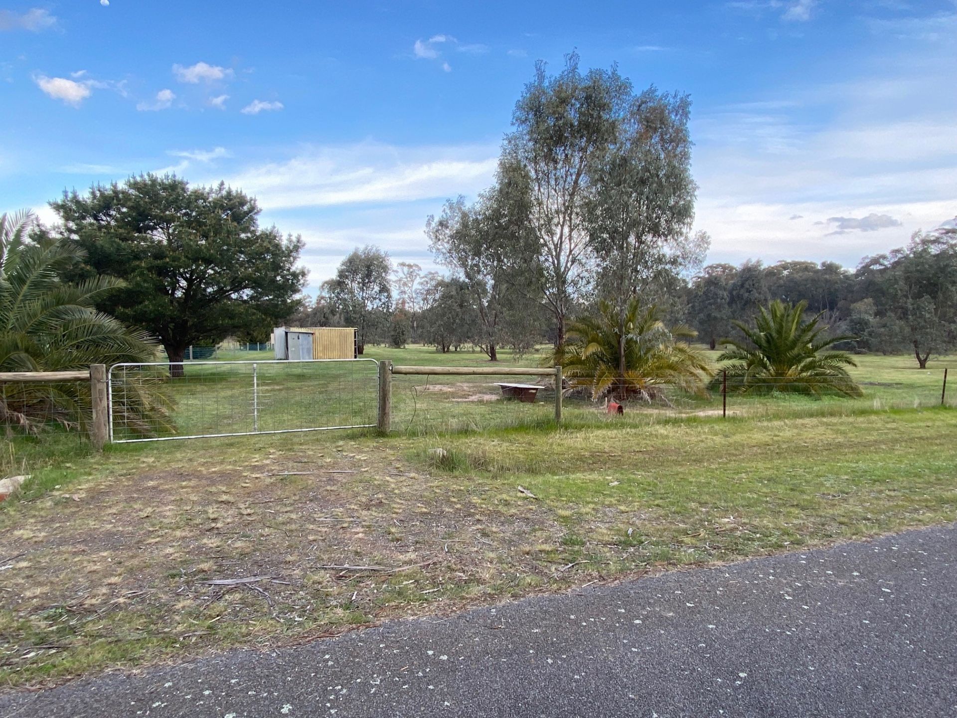 6 Churchill Court, Daisy Hill - Thumbnail 4
