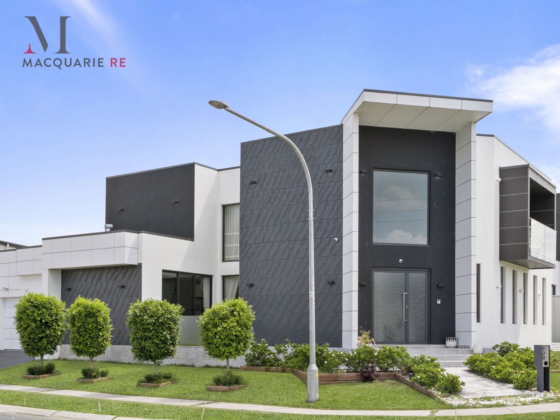 120 Rosedale Circuit Carnes Hill NSW, Carnes Hill - Thumbnail 2