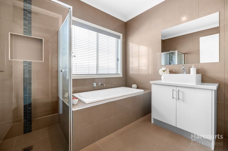 113 Oakview Parade, Caroline Springs