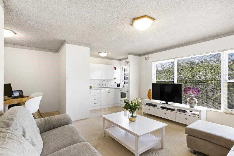 2/12 Grosvenor Street, Kensington, Kensington - Thumbnail 2