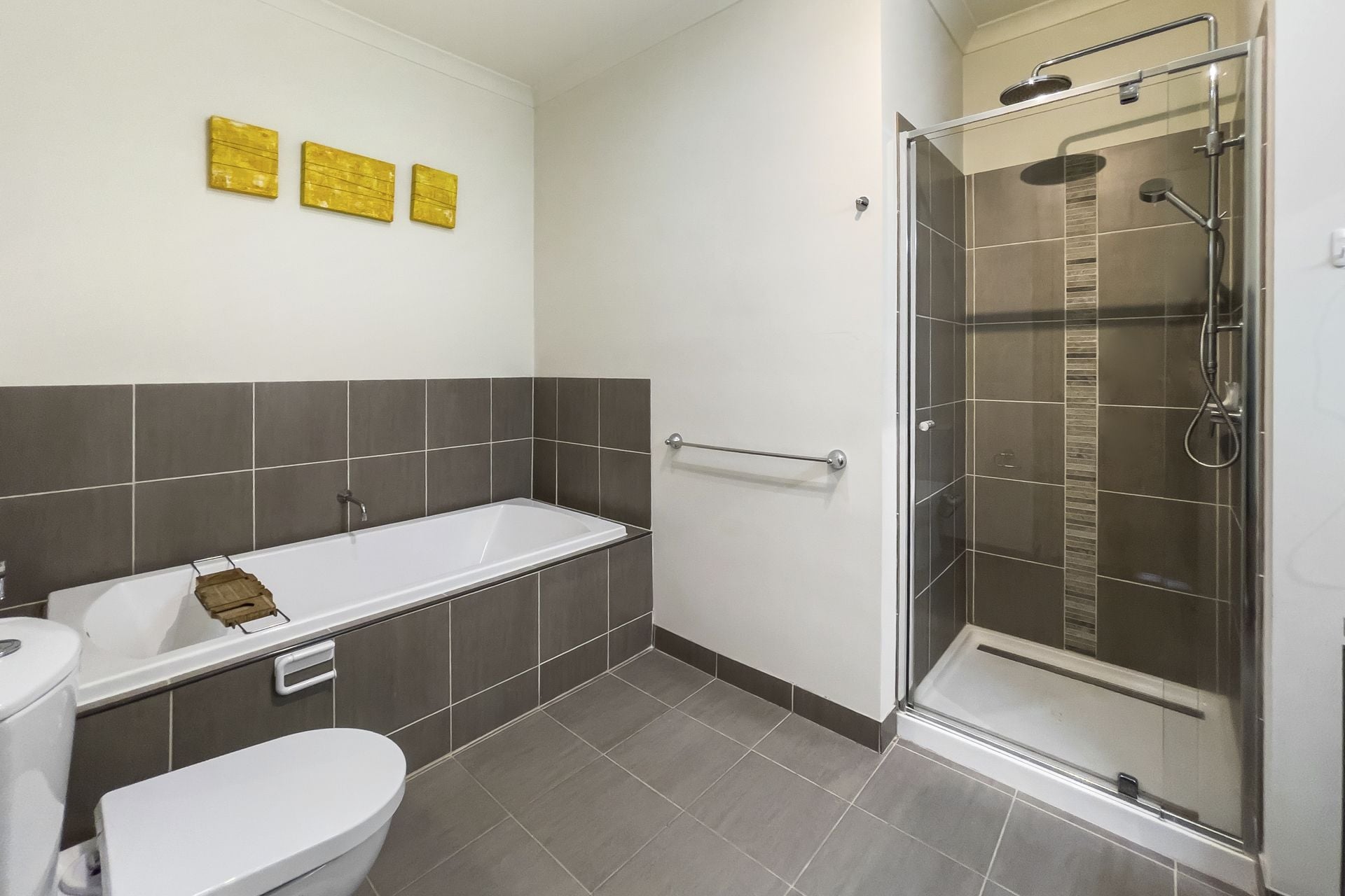 Modern Family Living with Double Car Accommodation