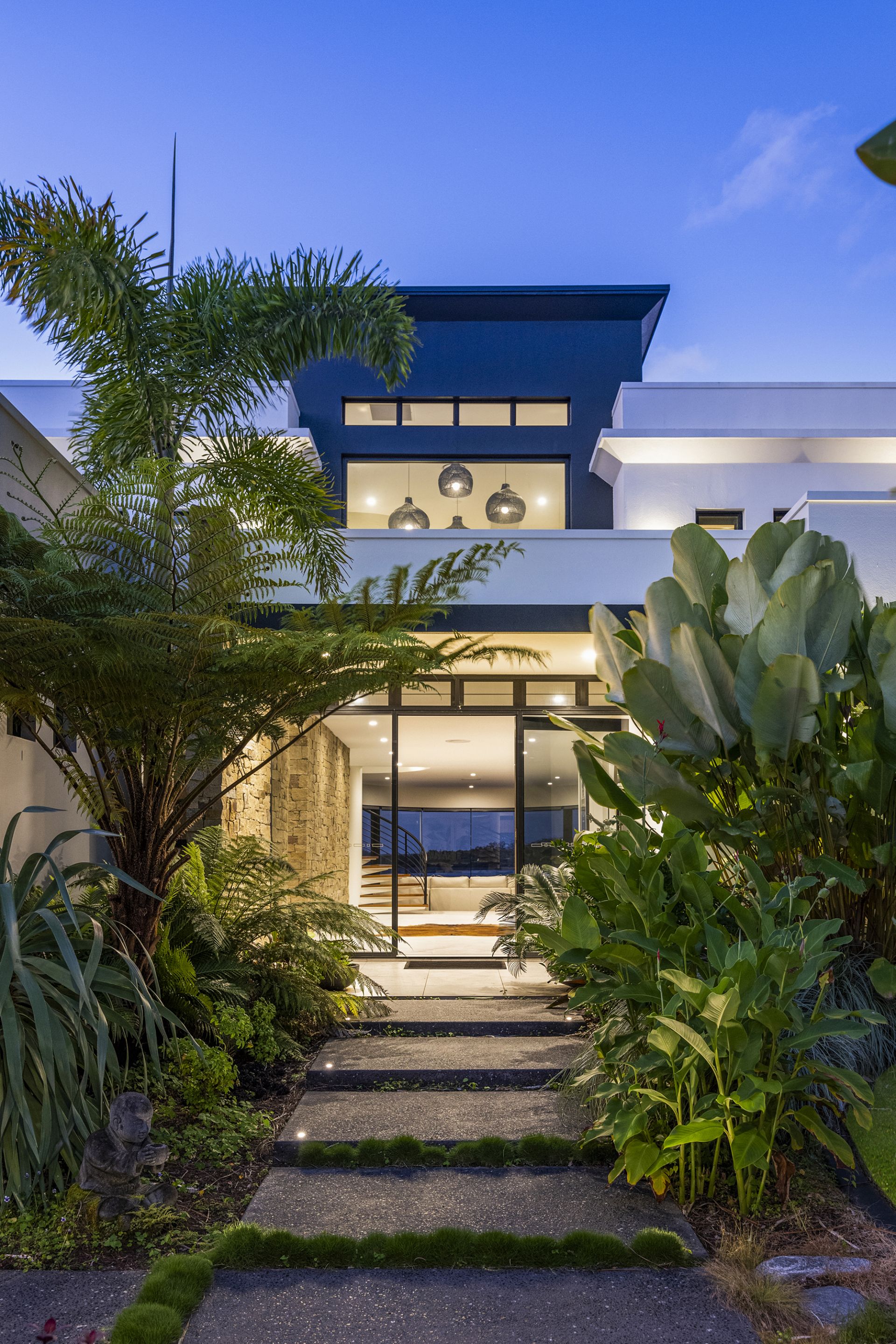 1 Knightsbridge Parade West, Sovereign Islands - Thumbnail 4