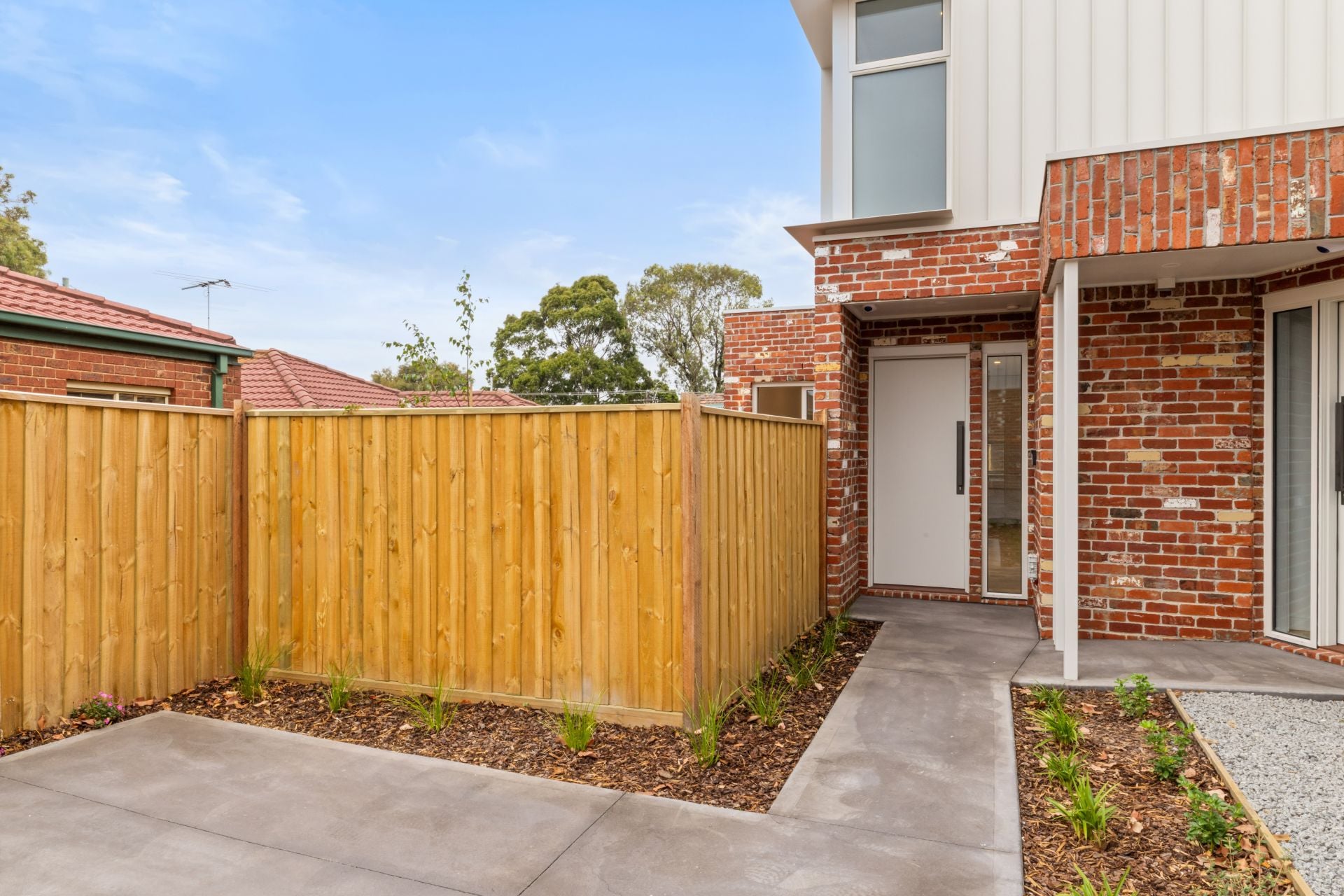 Simply Stunning Three-Bedroom Townhouse