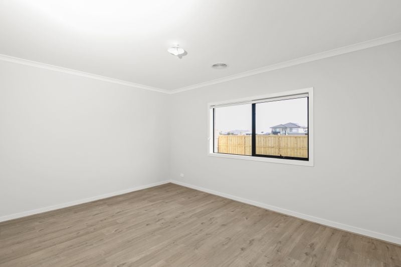 8 Saddledome Road, Wollert