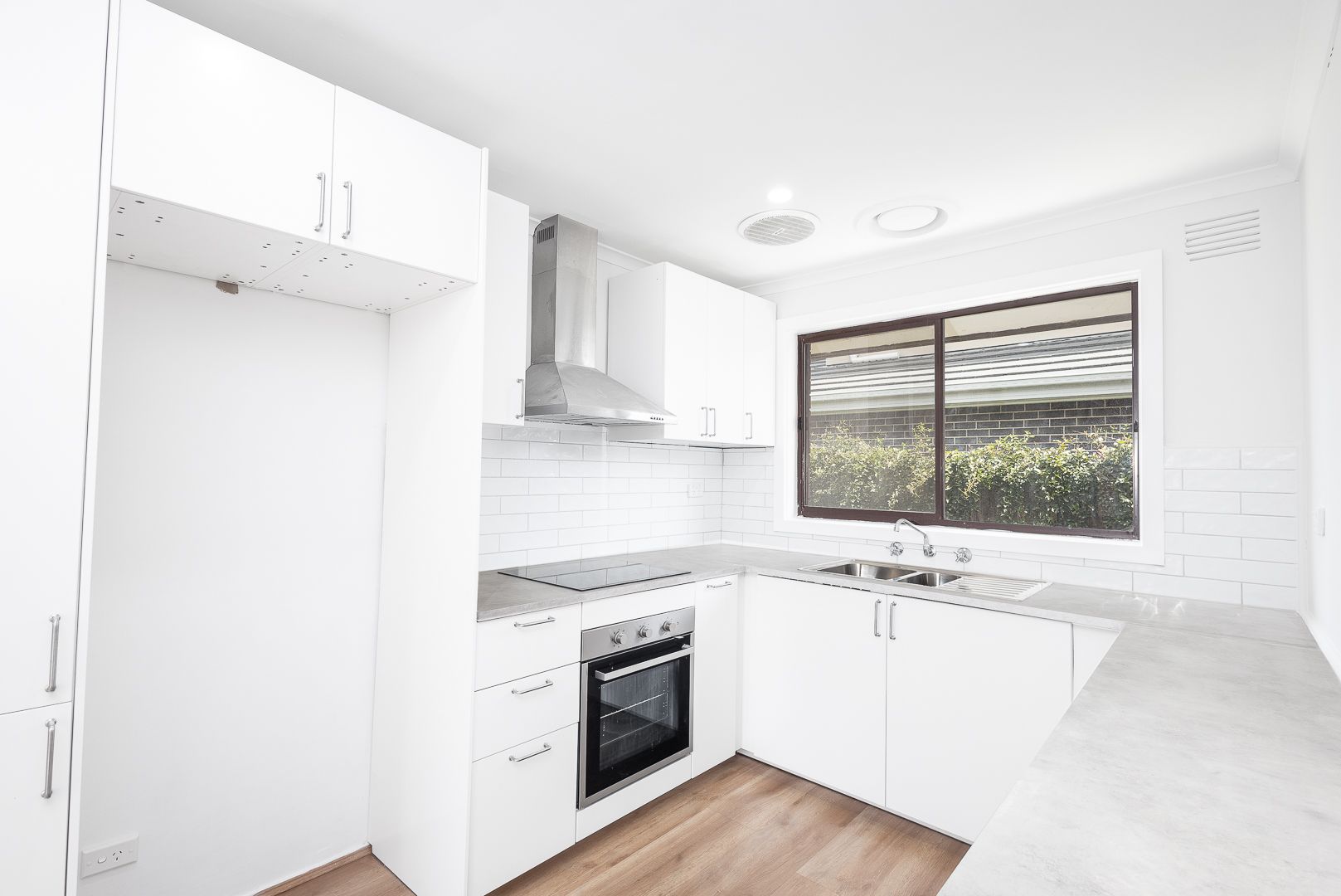 Neat Two-Bedroom Unit in Prime Lalor Location