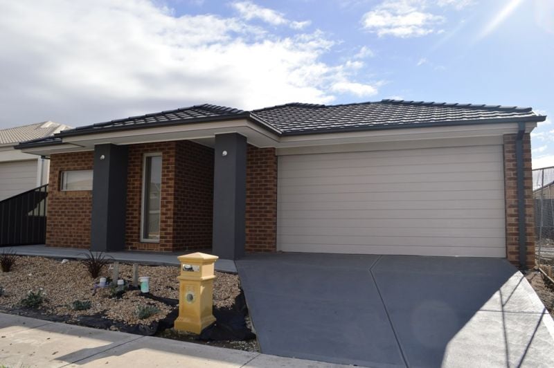 33 Whitebark Street, Wollert