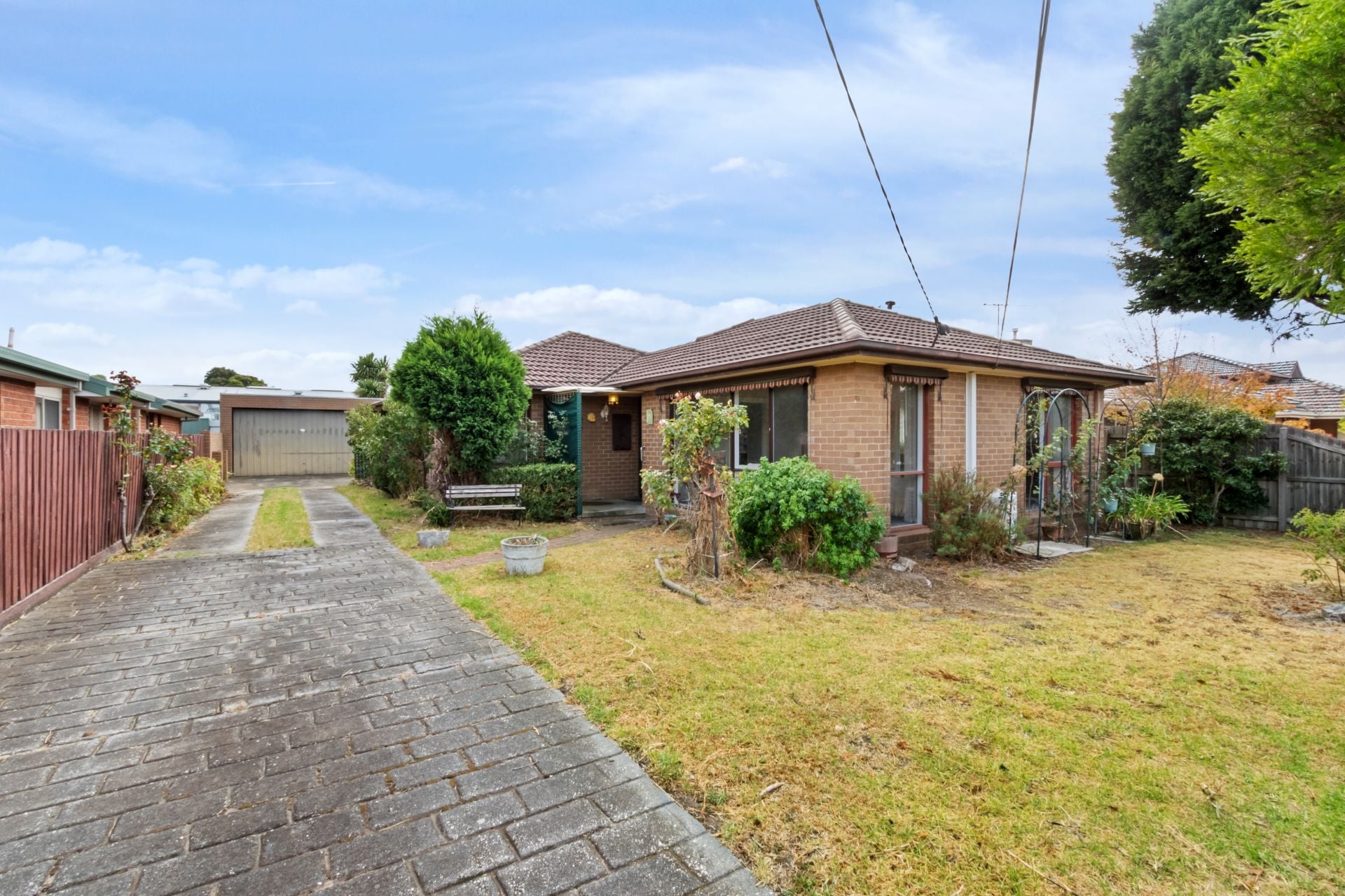 Spacious House plus Studio!