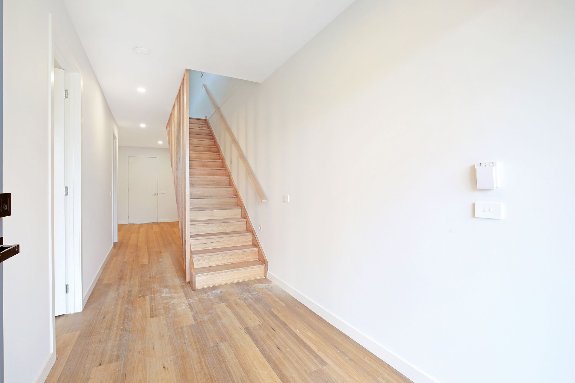 Like- new Townhouse!